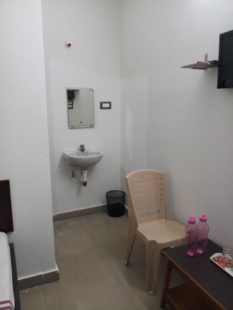 Sri Kousthubham Residency Tirupati Exterior foto